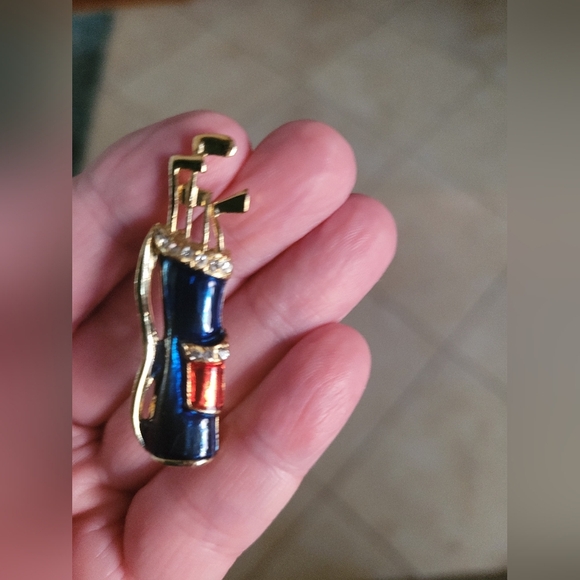 Krementz Vintage Golf Brooch 70s Gold Toned Enamal Rhinestones Very RARE - Picture 3 of 3